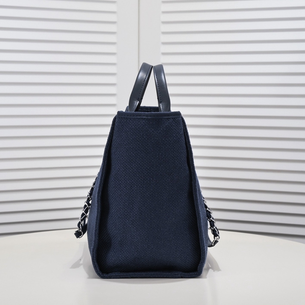 シャネルバッグ背面デザイン